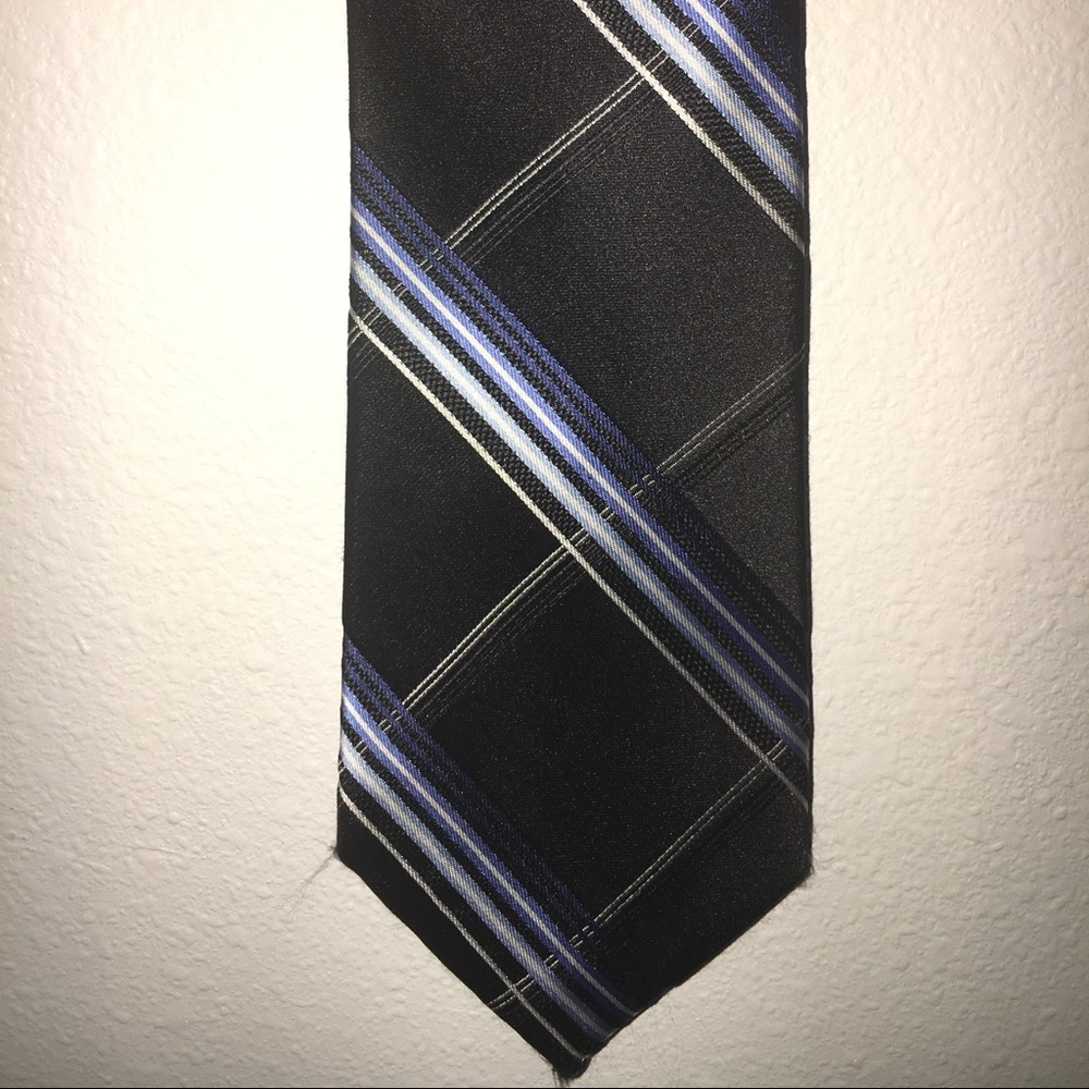 ☀️3 for $12 Sale! GEOFFREY BEENE NECKTIE 100% SILK